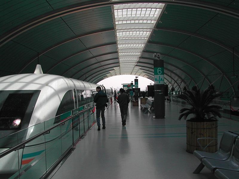Shanghai Mag Lev train to Pu Dong airport