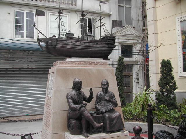 Shamian Island statue